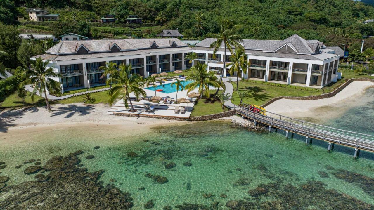 Cook'S Bay Hotel & Suites Paopao Exterior foto